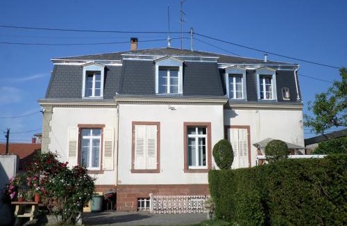 Haguenau Casa | Chambre individuelle à lit double dans une maison de Maître de 1904