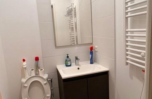 Sartrouville Casa | Chambre individuelle dans un appartement à 37 de champs élysées