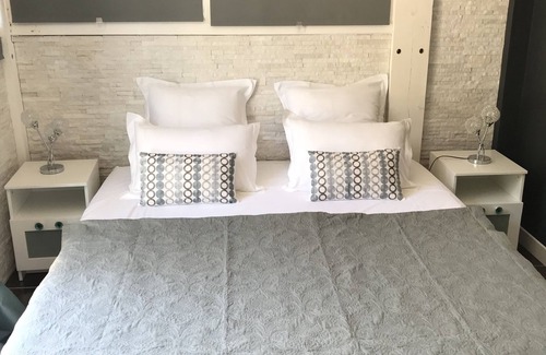 Puechabon Cama Y Desayuno | Chambre "La Liquière" en Chambres D'hôtes, Piscine, Proche St Guilhem le Désert