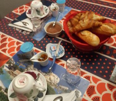 Tonnay-Charente Casa | Chambre lit double dans pavillon , chez Lilyanne