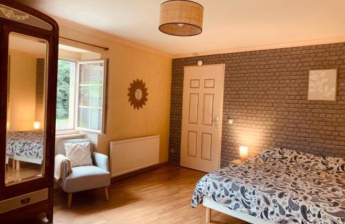 Eysus Cama Y Desayuno | Chambre Mathura au Moulin d'Eysus