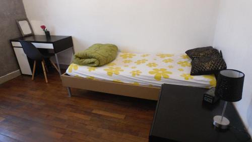Saint-Cyr-l'Ecole Casa | Chambre meublée à St Cyr l École proche Versailles ReR C et toute commodité