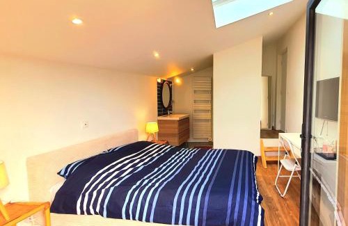 Evreux Casa | Chambre paisible chez l'habitant en rez de chaussée avec salle d'eau 10 min gare et centre ville