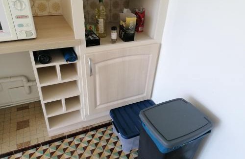 Savigne-lʼEveque Casa | Chambre parquet flottant chez l'habitant