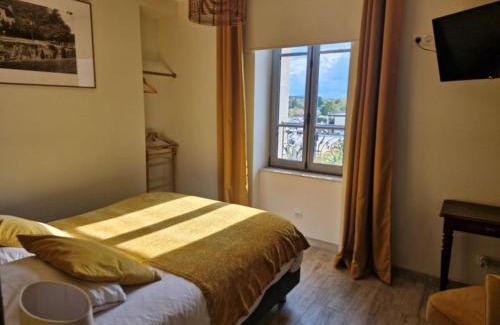 Briare Cama Y Desayuno | Chambre PMR tout confort avec terrasse en bord de canal, animaux acceptés, proche centre-ville de Briare - FR-1-590-368