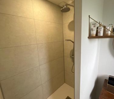 Moze-sur-Louet Casa | Chambre privée avec SDB et WC