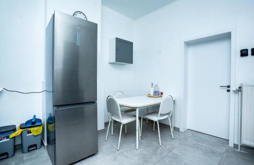 Liege Casa | Chambre R0 avec salle de bain partagée près de l'hôpital de la Citadelle à Liège