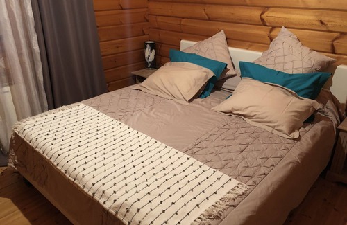 Valpaja Casa | Chambre Rose 2 cool 👍🏻 4 adults
