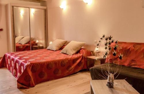 Le Clerjus Cama Y Desayuno | Chambre Rubis: Élégance et Confort en Pleine Nature - FR-1-589-723