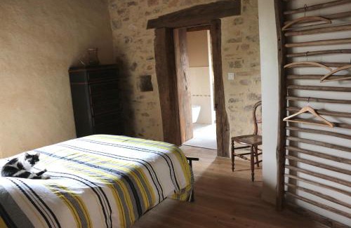 Saint-Cirgues Cama Y Desayuno | Chambre spacieuse dans maison de caractère, au calme, avec belle vue