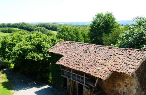 Saint-Cirgues Cama Y Desayuno | Chambre spacieuse dans maison de caractère, au calme, avec belle vue