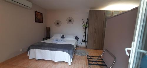Razimbaud Casa | Chambre spacieuse, indépendante, 700m de la gare
