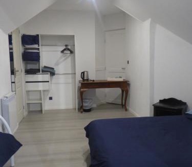 Mareuil-les-Meaux Casa | Chambre triple spacieuse pour 3 Adultes avec terrasse privée - Proche Disneyland Paris