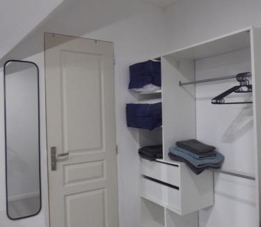 Mareuil-les-Meaux Casa | Chambre triple spacieuse pour 3 Adultes avec terrasse privée - Proche Disneyland Paris