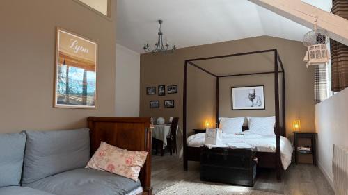Collonges-au-Mont-d'Or Cama Y Desayuno | Chambre Univers Bocuse - à 200 m de la Légende