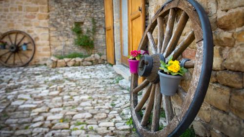 Buzeins Cama Y Desayuno | Chambres d'hôtes Entre Dolmens et Fontaines