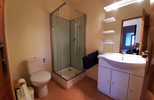 La Chaise-Dieu Cama Y Desayuno | Chambres D'hôtes, Avec Jardin, Dans une Bâtisse de Caractère en Pierre et Bois