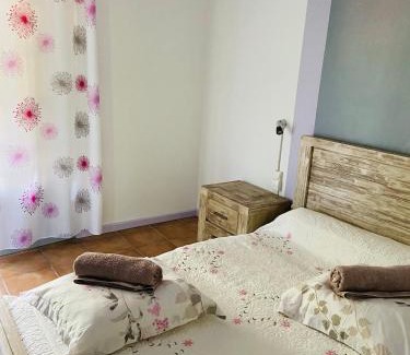 Hell-Bourg Casa | Chambres d'hôtes l'Orchidée Rose