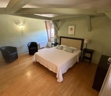 Tour-de-Faure Cama Y Desayuno | Chambres d'hôtes Maison Redon