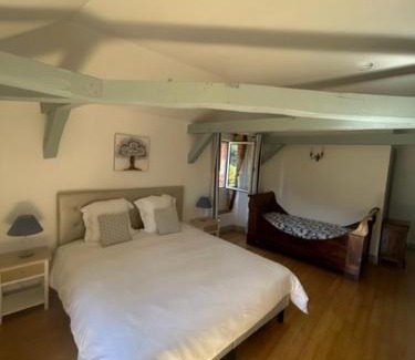 Tour-de-Faure Cama Y Desayuno | Chambres d'hôtes Maison Redon