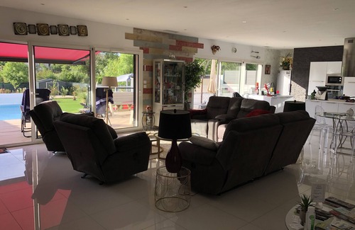 Saint-Privat-des-Vieux Cama Y Desayuno | Vrbo Property