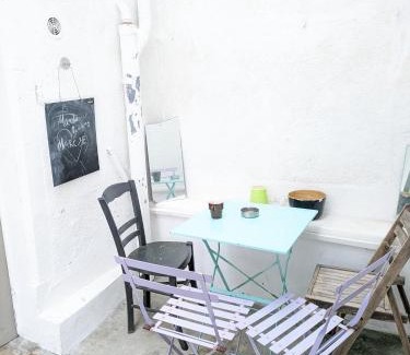 Poitiers Casa | Chambres Poitiers Centre Ville - Salle de Bain, Réfrigérateur, TV et machine à café privatifs - Cuisine commune - Terrasse - Hôtel de ville à 200m