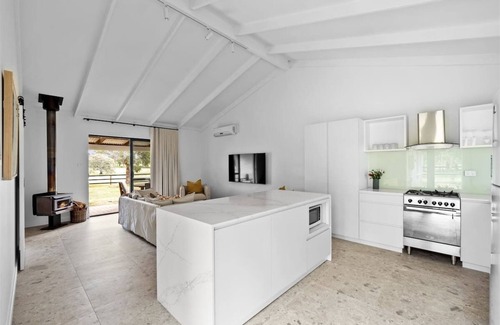 Margaret River Casa | Chambr\xE9 Estate Cabernet - spacious elegant luxury