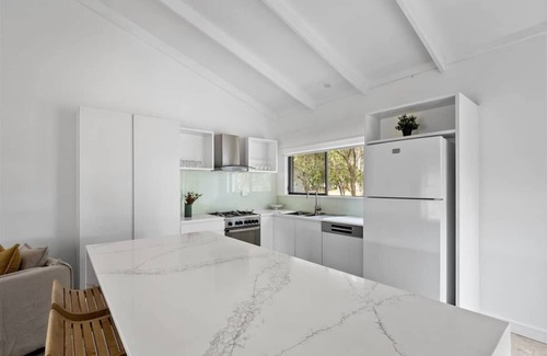 Margaret River Casa | Chambr\xE9 Estate Cabernet - spacious elegant luxury