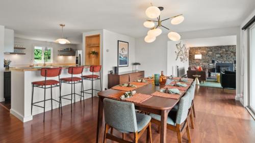 Malletts Bay Casa | Champ's Landing home