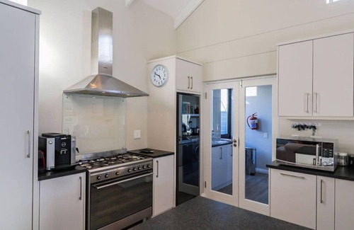 Vermont Casa | Champagne Air Luxury Villa with pool, pet friendly