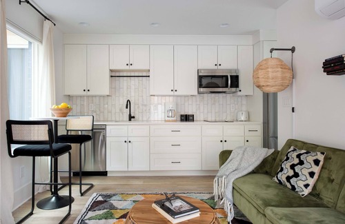 Old Fourth Ward Casa | Champagne Wishes by Minty Living