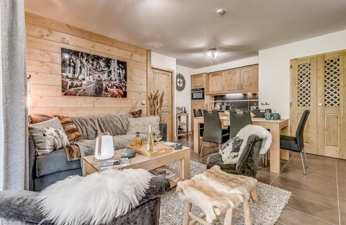 Champagny-en-Vanoise Apartamento | Champagny-en-Vanoise: Piso 3P, 2 Hab, 2 Baños, 6 Pers, Balcón, WIFI