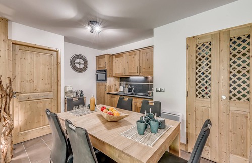Champagny-en-Vanoise Apartamento | Champagny-en-Vanoise: Piso 3P, 2 Hab, 2 Baños, 6 Pers, Balcón, WIFI