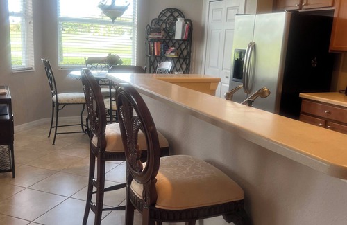 Naples Condominio | Championship Golf Course, amazing amenities!!