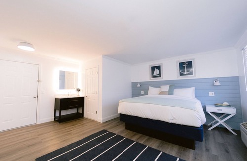New Shoreham Hotel | Champlin's Marina & Resort