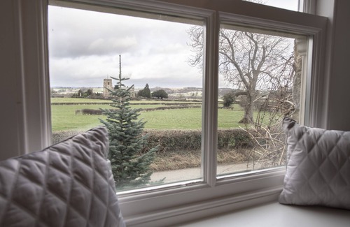 East Witton Cabaña | Chance Cottage is a picture postcard chocolate box cottage built in traditional Yorkshire stone, bur