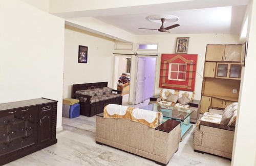 Solan Apartamento | Chandel's Tranquil Terrace