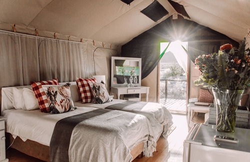 Oudtshoorn Casa | Chandelier Game Lodge