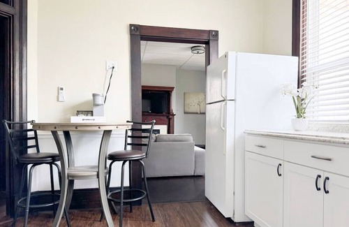 Evansville Apartamento | Chandler E / Downtown EVV Studio Apt