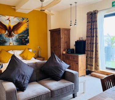 Chesterfield Hotel | Chandlers Bar and Rooms