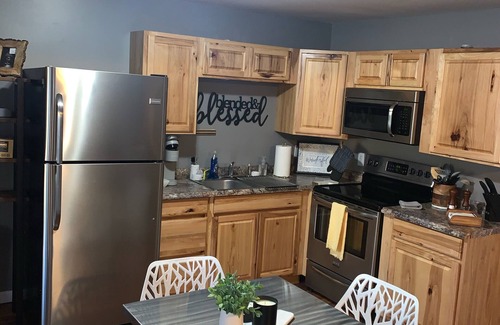 Brevard Apartamento | ~Chandler’s Chateau in the Heart of Brevard ~