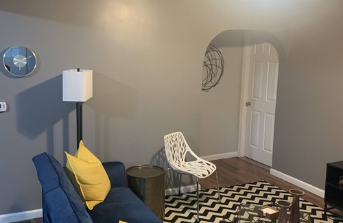 Brevard Apartamento | ~Chandler’s Chateau in the Heart of Brevard ~