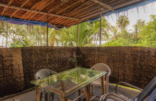 Patnem Apartamento | Chandrakant house River View Studio for 3 on Talpona