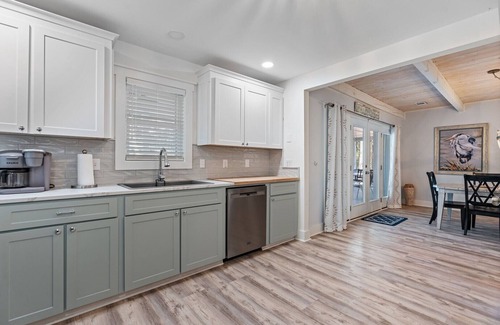 North Litchfield Beach Casa | Change of SEAnery totally renovated 2023!