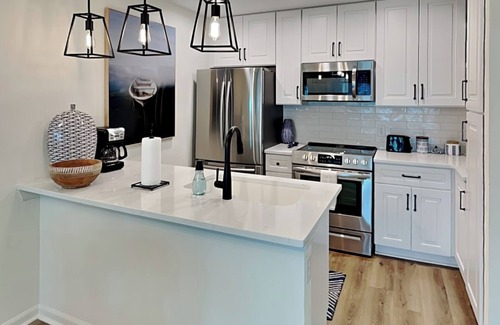 Key Allegro Condominio | Changes in Attitudes | Key Allegro Condo, Water Views, Pool Access + Boat Dock!