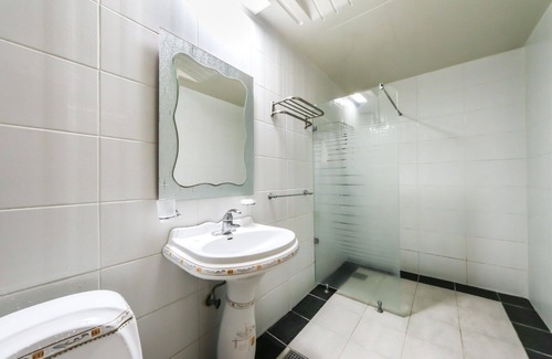Jinhae Hotel | Changwon Jinhae Yongwon Mu