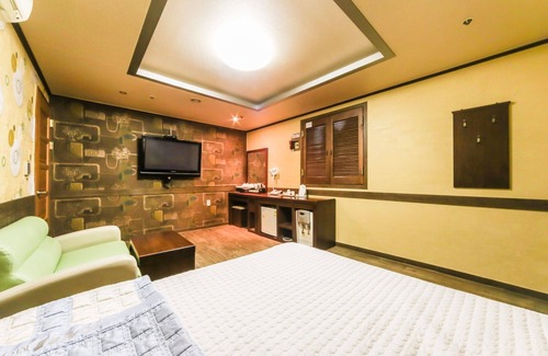 Jinhae Hotel | Changwon Jinhae Yongwon Mu