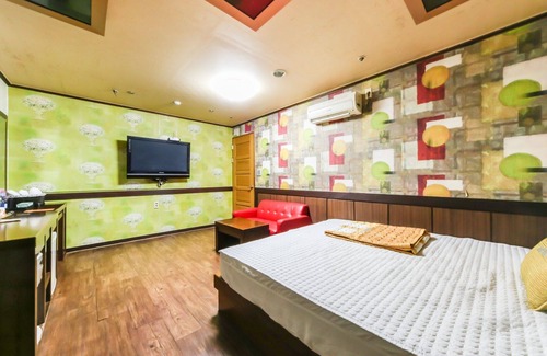 Jinhae Hotel | Changwon Jinhae Yongwon Mu