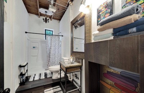 Channel District Casa | Channelside Charm - Downtown - Private Studio