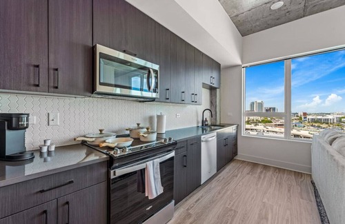 Channel District Apartamento | Channelside Oasis: Perfect for your Business Trip!